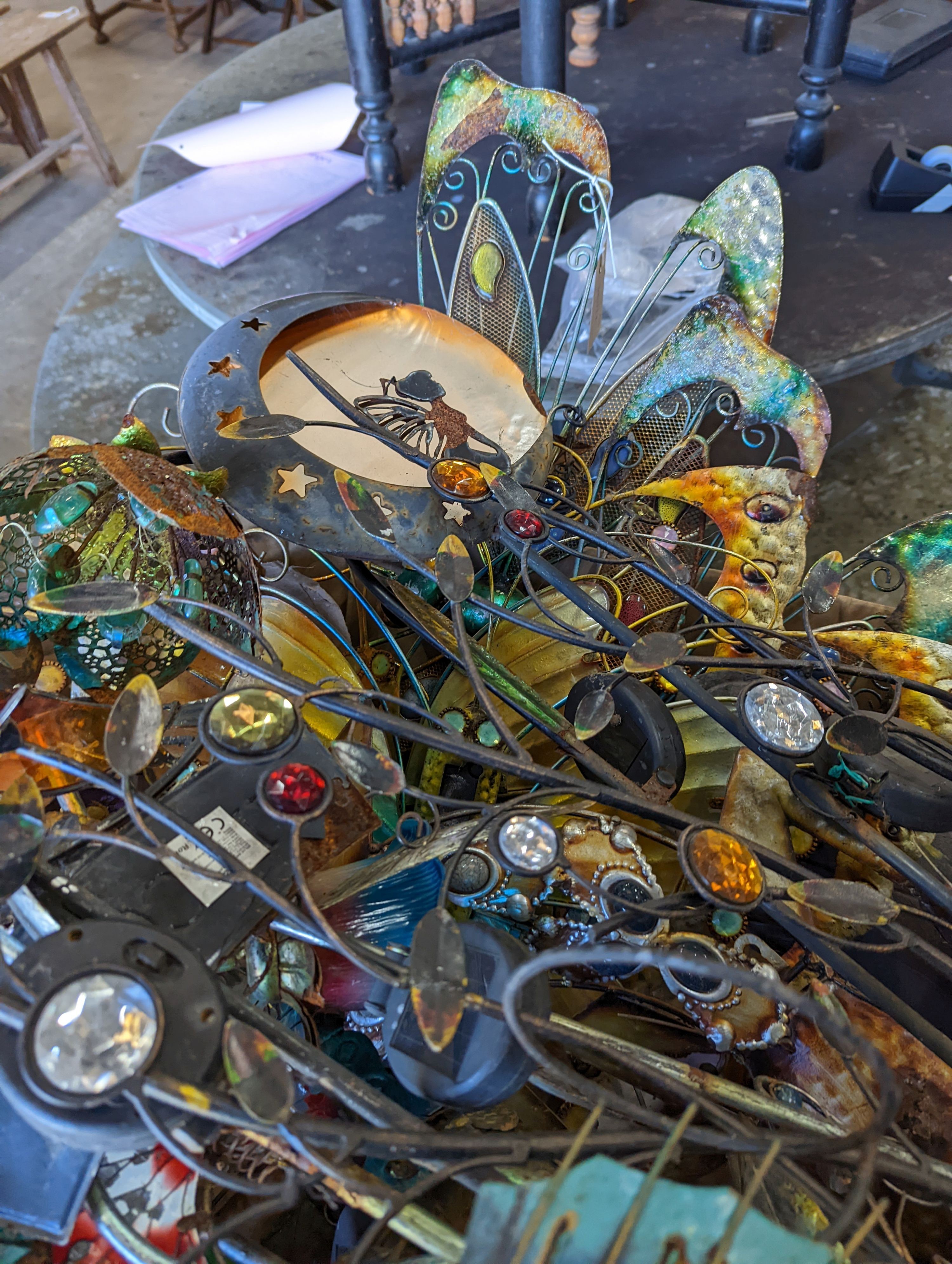 A quantity of assorted metal garden ornaments